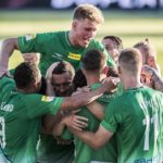 Maszty oświetleniowie zamontowane