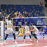 Minerały i kwiaty w hali MOSiR.