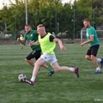 W MOSiR Borki można nauczyć się pływać na desce typu SUP.